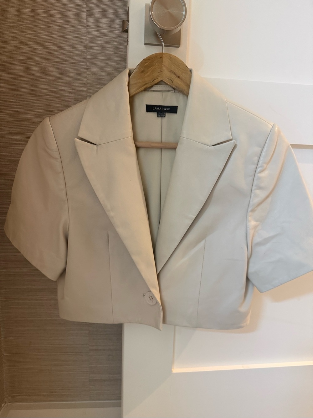 LAMARQUE Cream Short-Sleeve Cropped Blazer Jacket